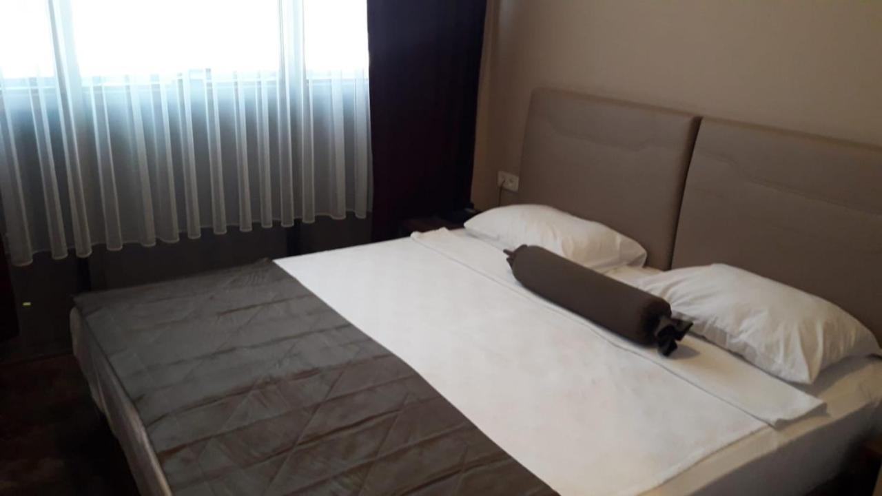 Sky Business Hotel Antalia Esterno foto
