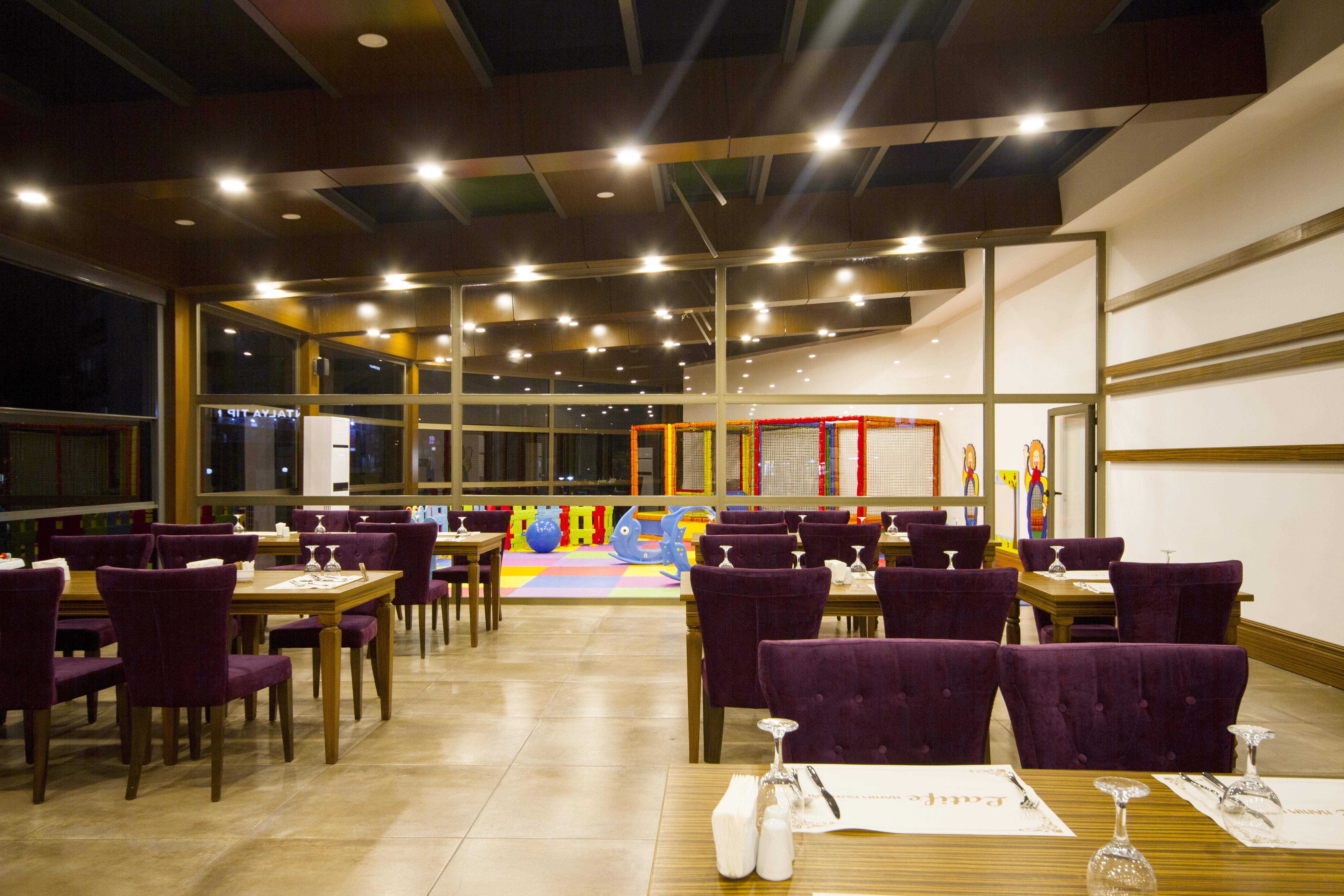 Sky Business Hotel Antalia Esterno foto