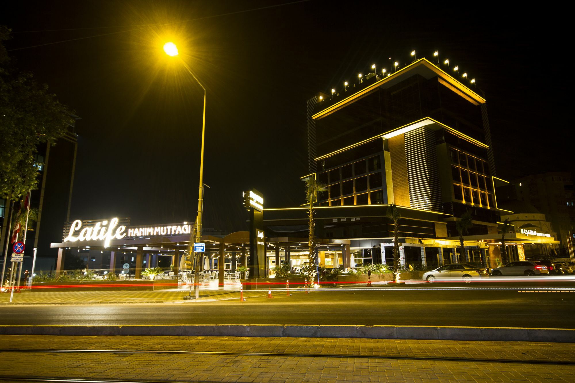 Sky Business Hotel Antalia Esterno foto